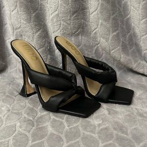 EGO- Next-Level Square Toe Twisted Cross Strap. Size 7